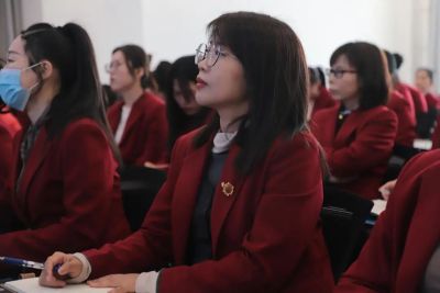 AI赋能共成长 Deepseek启新篇——新学期校务会议