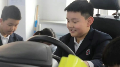 大学初印象之——探秘新能源汽车实训中心，解锁未来出行密码